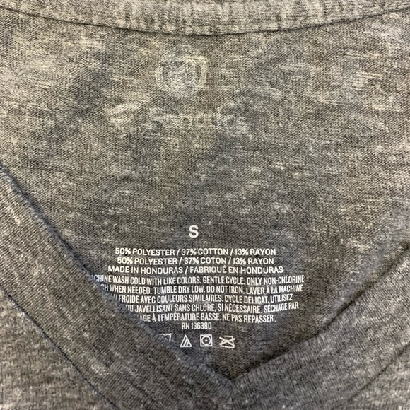 St. Louis Blues Cropped V Neck Tshirt - Picture 3 of 4